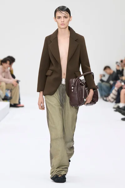 Look 28